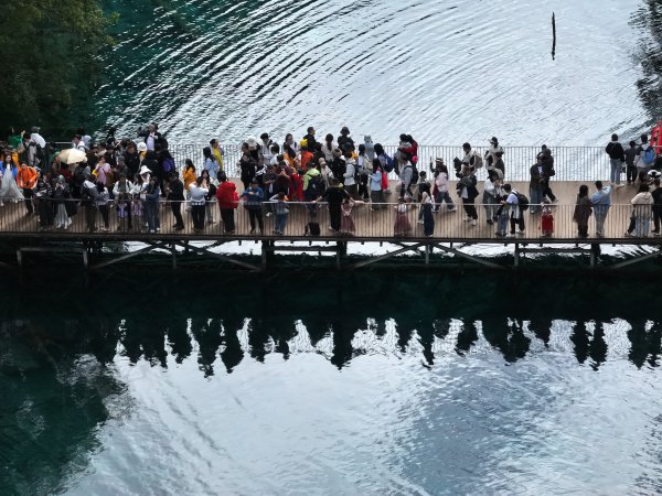 小散配资 700万人次奔赴，九寨沟年内游客人数再创新高